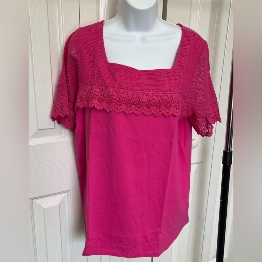 Jessica London women’s plus Size Crochet trim Blouse Size 12 Fucsia. New